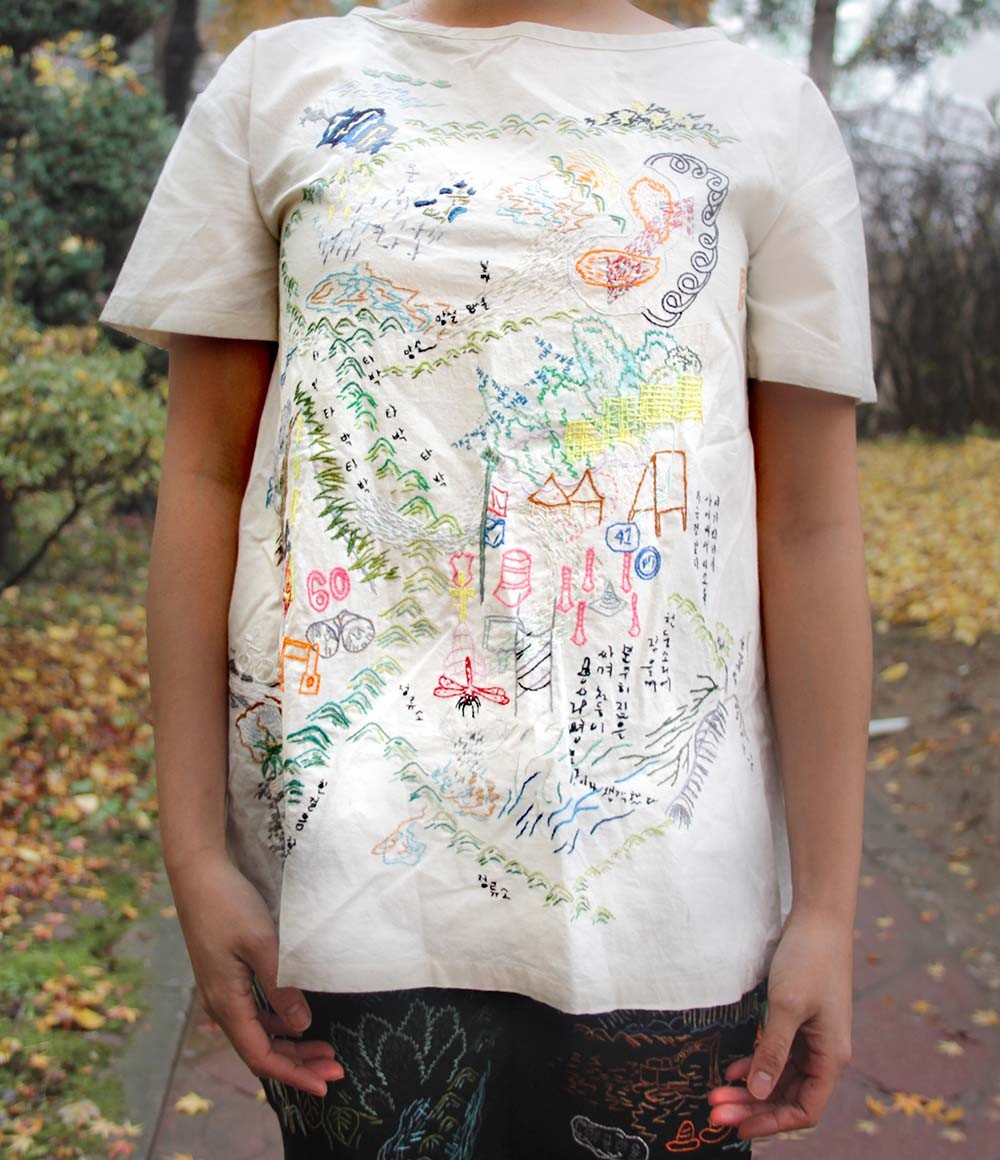 점의 기행 - 드로잉 기록 / Spot’s journey - #1. drawing, 흰 면옷 위에 자수 / embroidery on cotton clothing, 2013
